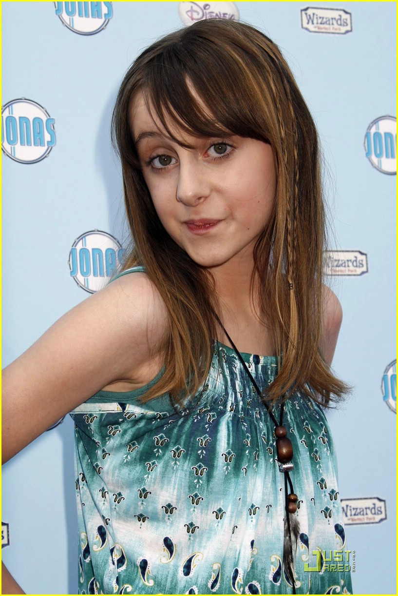 Allisyn Ashley Arm