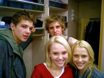 AnnaSophia Robb in Jumper