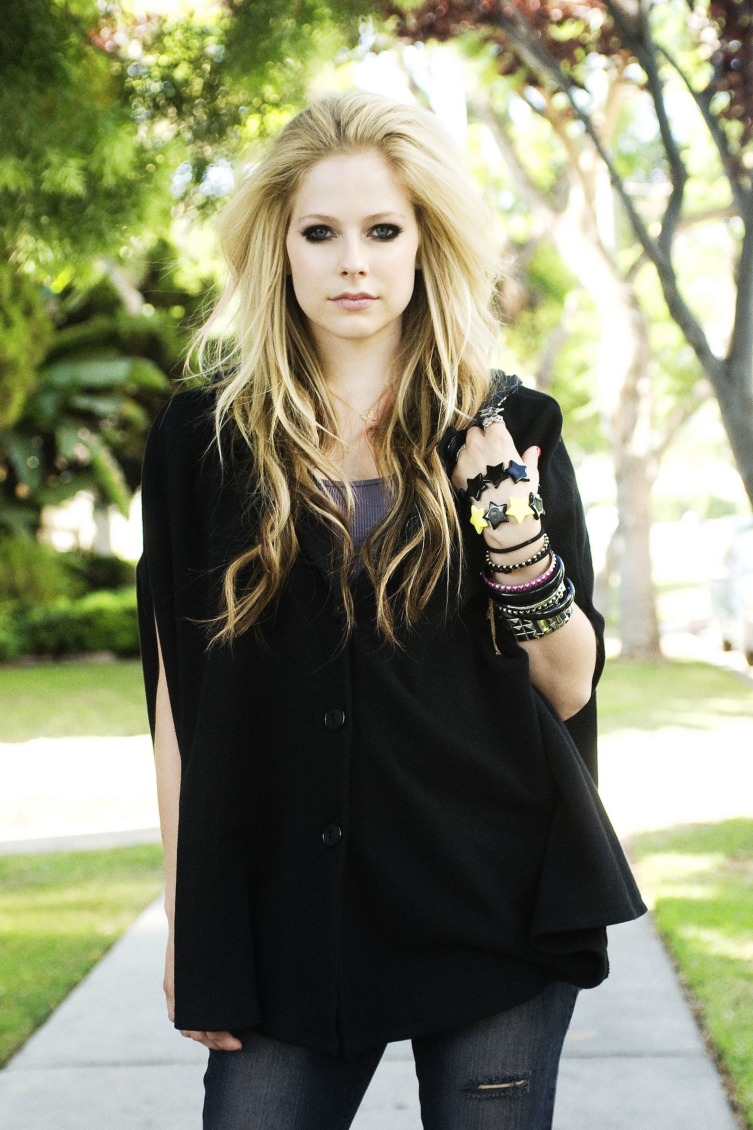 http://www.teenidols4you.com/blink/Actors/avril_lavigne/avril_lavigne_1273899163.jpg