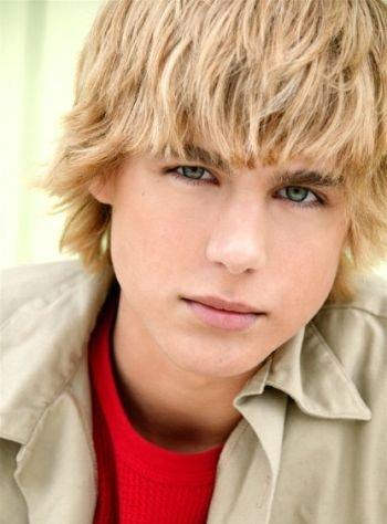 http://www.teenidols4you.com/blink/Actors/cody_linley/TI4U_u1145366677.jpg