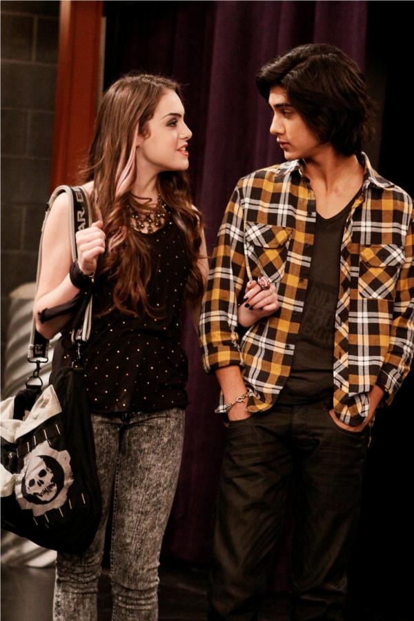 Elizabeth Gillies in Victorious