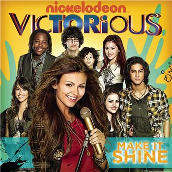 Elizabeth Gillies in Victorious