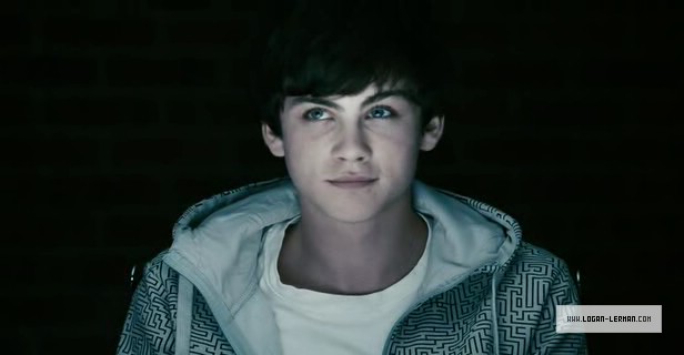 logan_lerman_1281620555.jpg