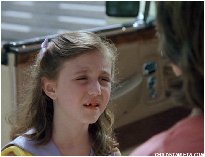 Picture Of Madeline Zima In Mr Nanny Madeline Zima 1364060724 Jpg Teen Idols 4 You
