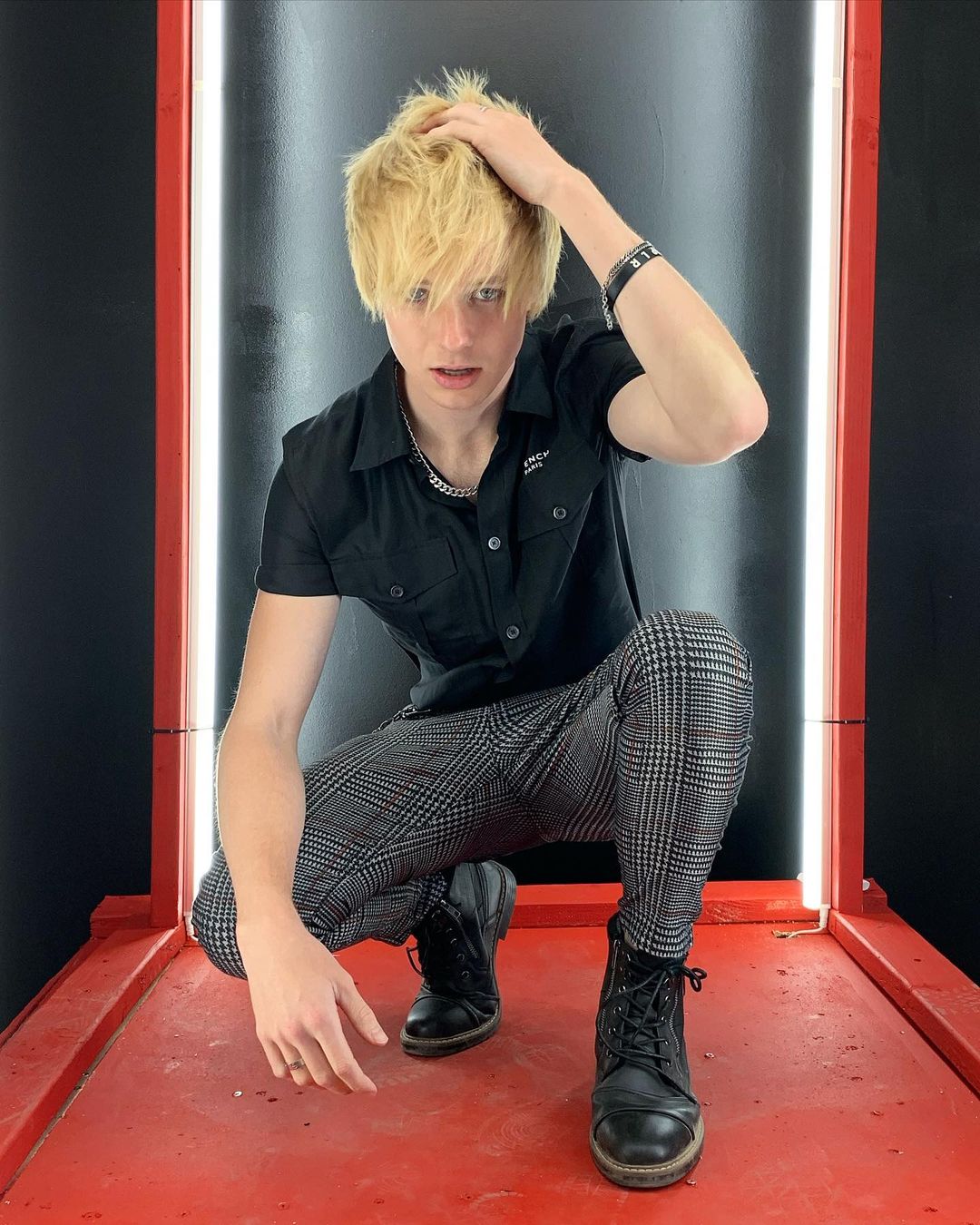 Picture of Sam Golbach in General Pictures - sam-golbach-1615689469.jpg
