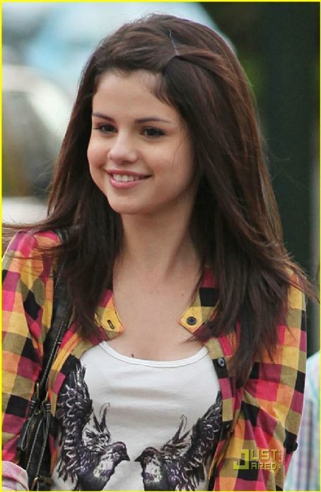 selena gomez family biography. selena gomez up hairstyles.