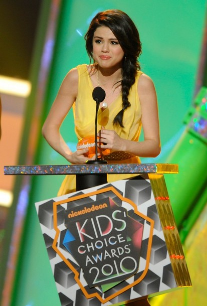 selena gomez kca awards. Selena Gomez in Kids Choice