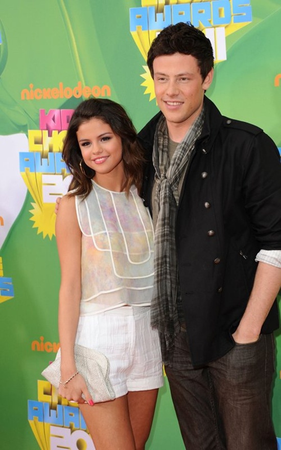 Selena Gomez in Kids' Choice Awards 2011