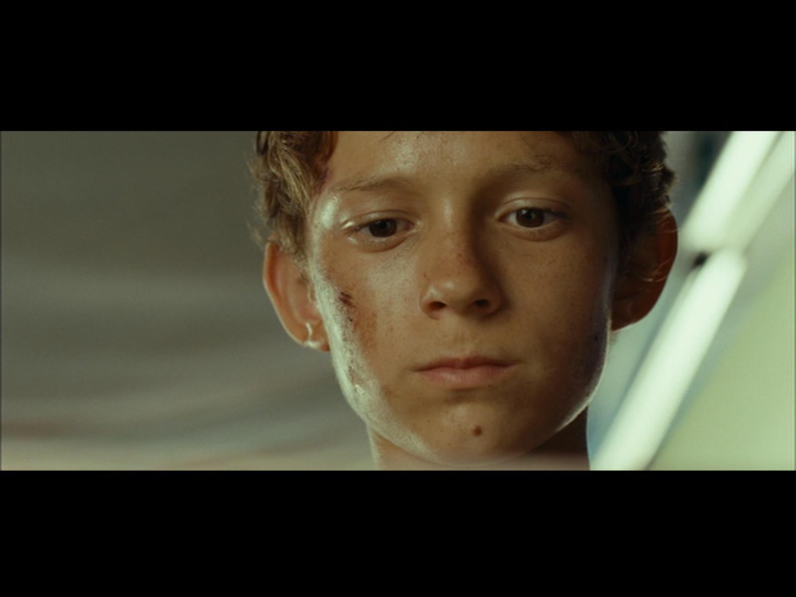 Picture of Tom Holland in The Impossible tomholland1448755123.jpg Teen Idols 4 You