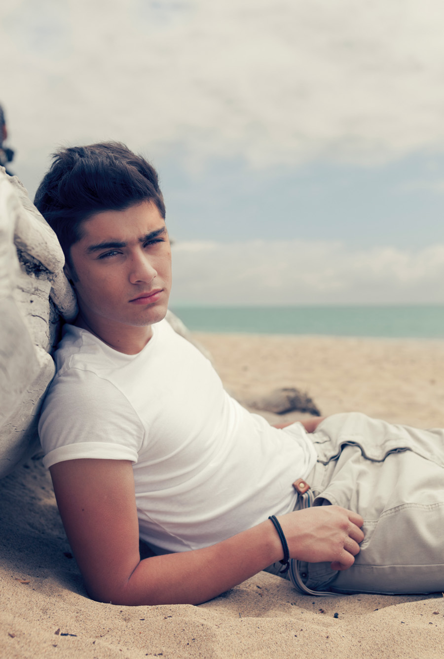 http://www.teenidols4you.com/blink/Actors/zayn-malik/zayn-malik-1337217853.jpg