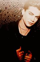 Adam Lambert : adam-lambert-1335388702.jpg
