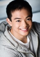 Osric Chau : OsricChau_1282500408.jpg