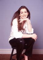 Anne Hathaway : anne-hathaway-1364711076.jpg