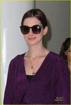Anne Hathaway : anne_hathaway_1291567057.jpg