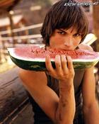Ashton Kutcher : watermelon3.JPG