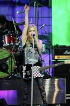 Avril Lavigne : avril-lavigne-1314900638.jpg