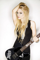 Avril Lavigne : avril-lavigne-1315439214.jpg