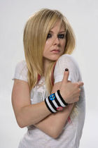 Avril Lavigne : avril-lavigne-1316543305.jpg