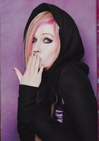 Avril Lavigne : avril-lavigne-1317143678.jpg
