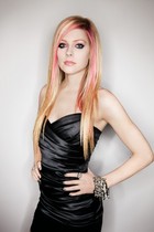 Avril Lavigne : avril-lavigne-1317737843.jpg