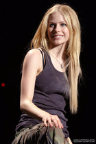 Avril Lavigne : avril-lavigne-1319918446.jpg