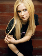 Avril Lavigne : avril-lavigne-1319918457.jpg