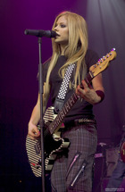 Avril Lavigne : avril-lavigne-1319918482.jpg