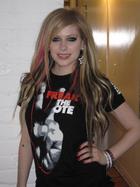 Avril Lavigne : avril-lavigne-1319944613.jpg