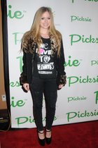 Avril Lavigne : avril-lavigne-1322069321.jpg