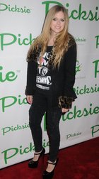 Avril Lavigne : avril-lavigne-1322069521.jpg