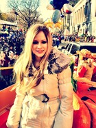 Avril Lavigne : avril-lavigne-1322168267.jpg