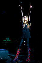 Avril Lavigne : avril-lavigne-1323544176.jpg