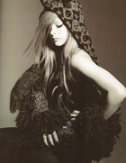 Avril Lavigne : avril-lavigne-1323805769.jpg
