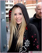 Avril Lavigne : avril-lavigne-1324127830.jpg