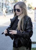 Avril Lavigne : avril-lavigne-1324221940.jpg