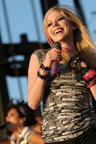 Avril Lavigne : avril-lavigne-1324440650.jpg