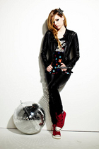 Avril Lavigne : avril-lavigne-1325180838.jpg