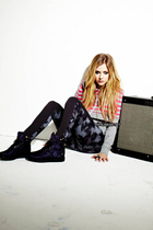 Avril Lavigne : avril-lavigne-1325263805.jpg