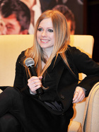 Avril Lavigne : avril-lavigne-1325613303.jpg