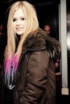 Avril Lavigne : avril-lavigne-1330092438.jpg