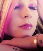 Avril Lavigne : avril-lavigne-1330208186.jpg