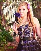 Avril Lavigne : avril-lavigne-1336255179.jpg