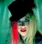 Avril Lavigne : avril-lavigne-1337389208.jpg