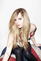 Avril Lavigne : avril-lavigne-1337412178.jpg