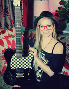 Avril Lavigne : avril-lavigne-1347648947.jpg