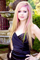 Avril Lavigne : avril-lavigne-1362884358.jpg