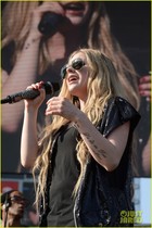 Avril Lavigne : avril-lavigne-1368552436.jpg