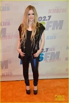 Avril Lavigne : avril-lavigne-1368552446.jpg