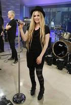 Avril Lavigne : avril-lavigne-1368835235.jpg