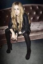 Avril Lavigne : avril-lavigne-1369506477.jpg